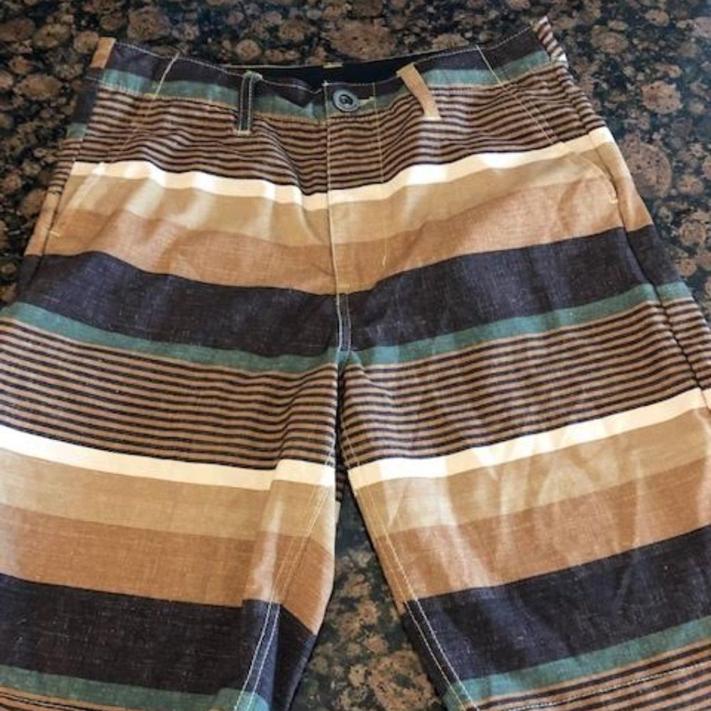 Excellent condition, Volcom shorts!